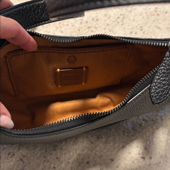 COACH - Picture 9 of 9